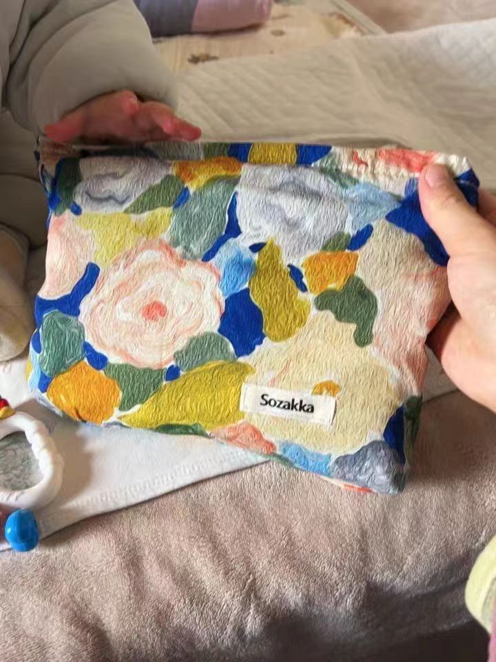 Floral Irregular Print Portable Cosmetic Bag