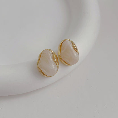 Simple Metal Encapsulation Pearl Stud Earrings