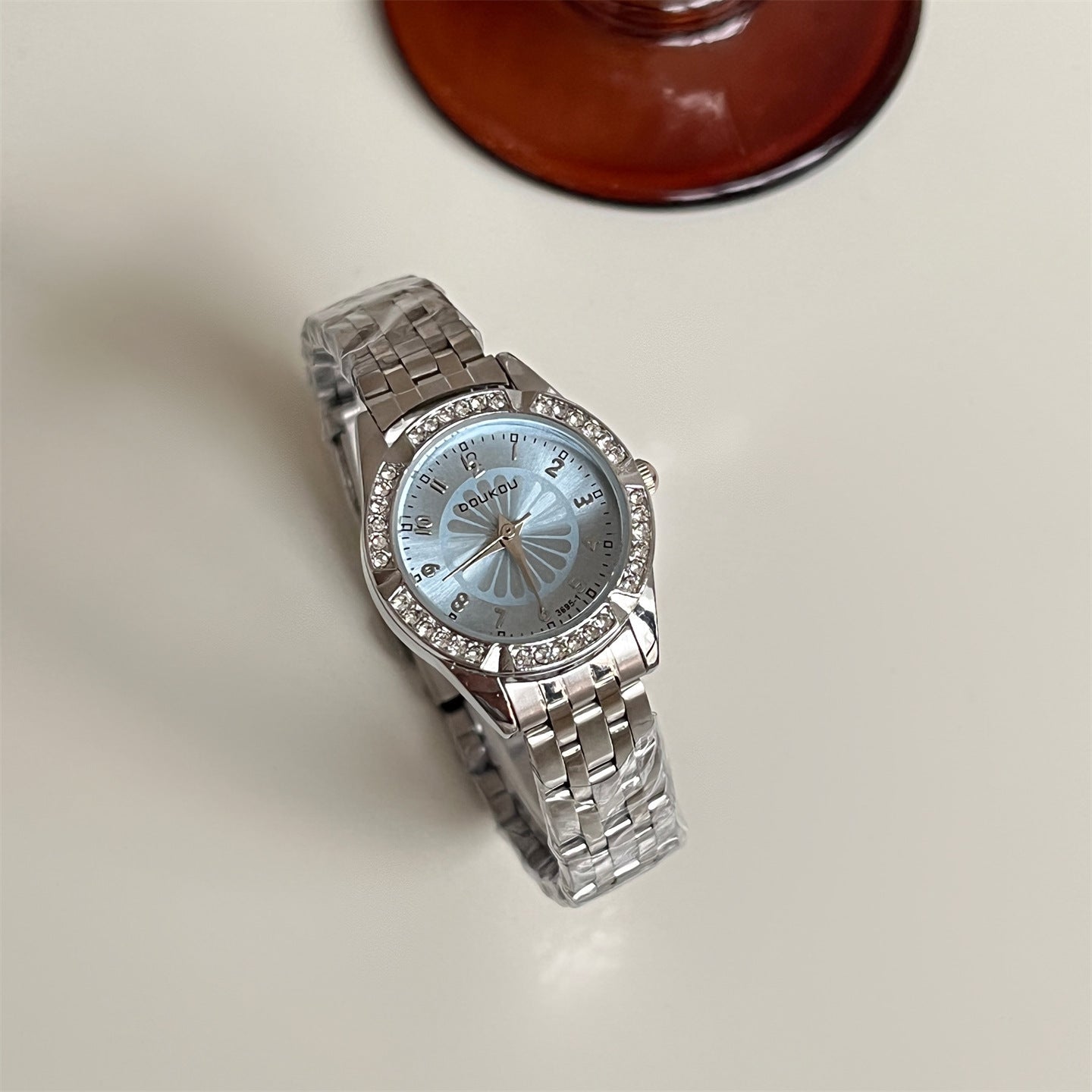 Rhinestone Round Dial Chic Quartz Watch