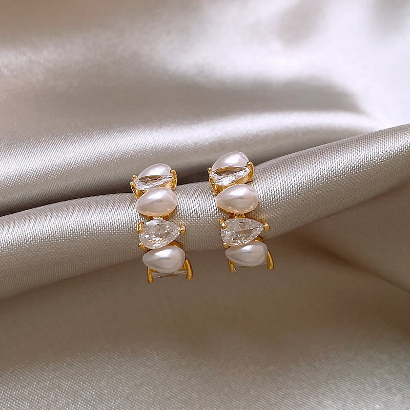 Sweet Delicate Rhinestone Pearl Stud Earrings