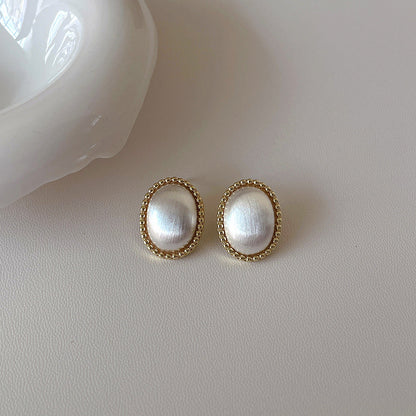 Oval Vintage Matta Simple Stud Earrings