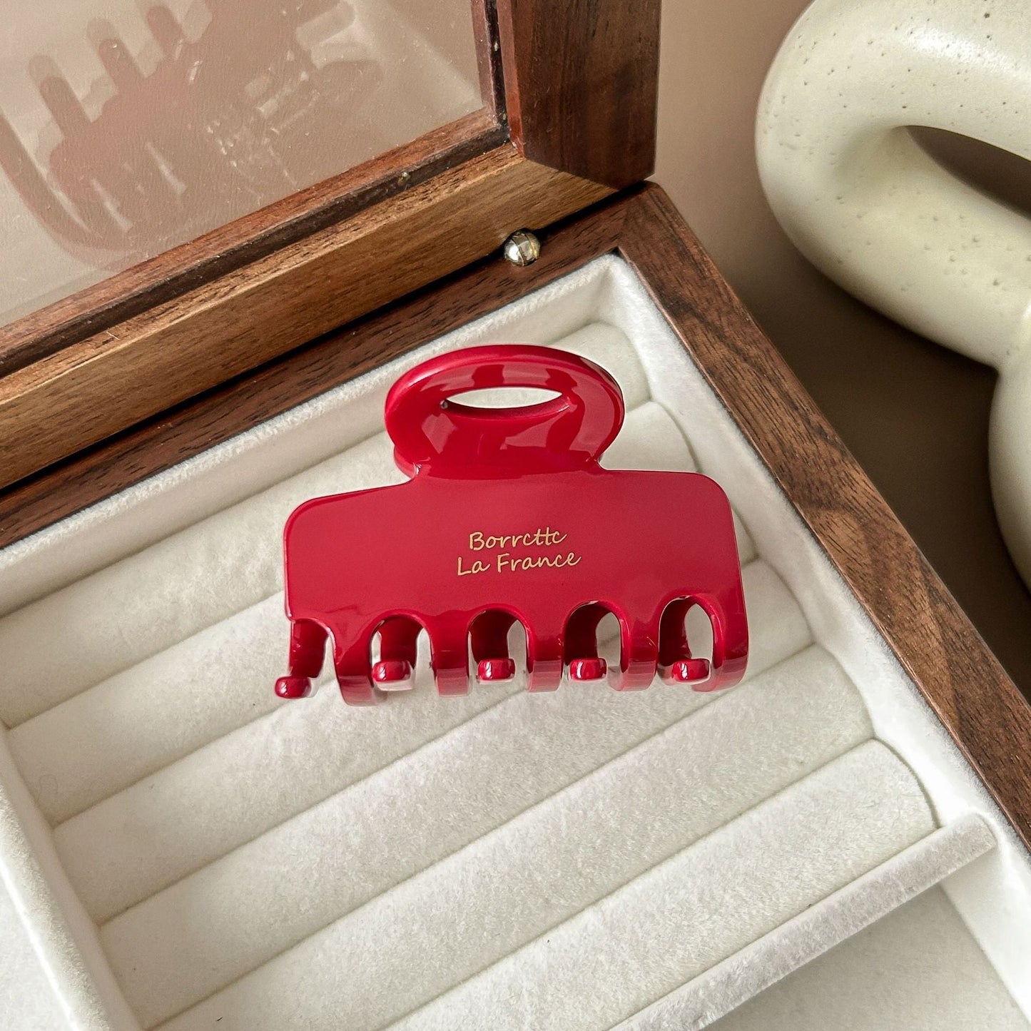 2+Elegant Small Latter Print Hair Claws