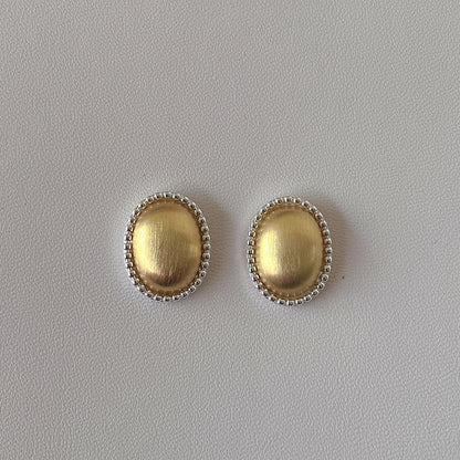 Oval Vintage Matta Simple Stud Earrings