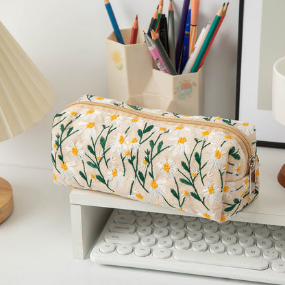 Daisy Embroidered Portable Storage Bag