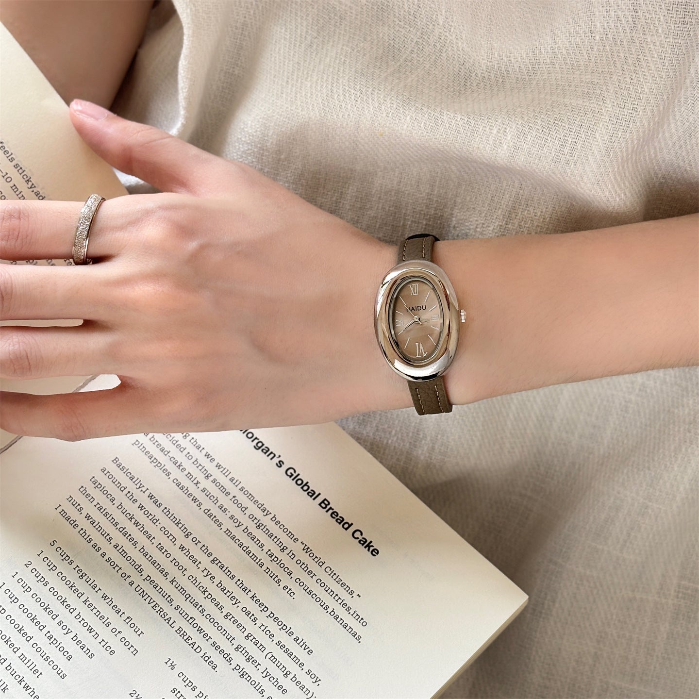 Leather Strap Vintage Oval Watch