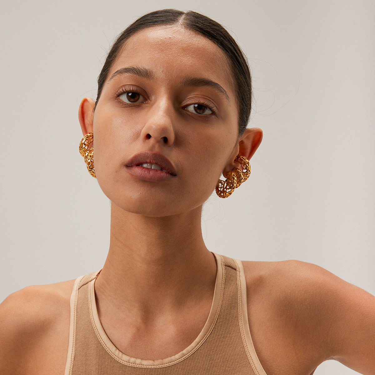 Hollow Out C-Shaped Simple Stud Earrings