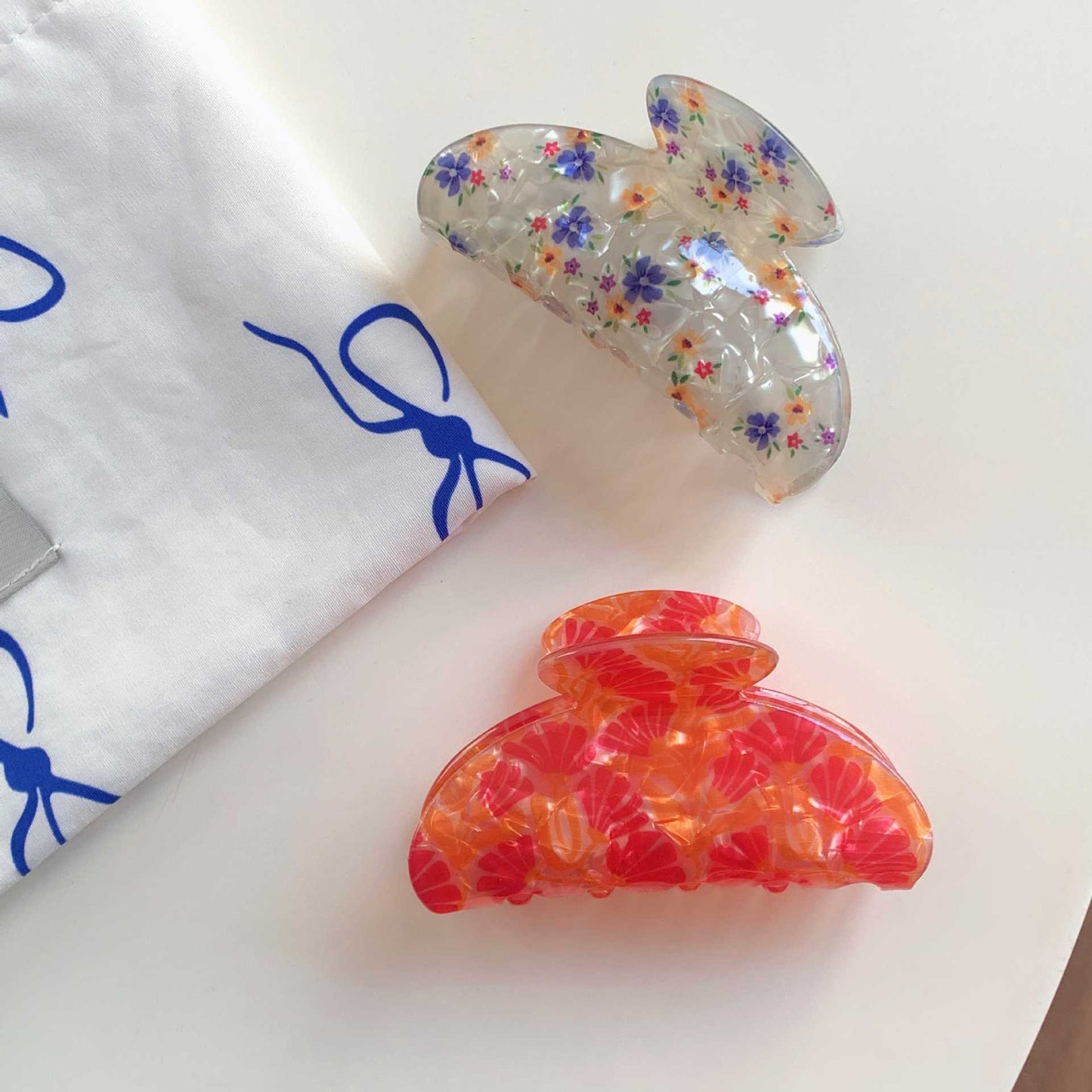 Retro Floral Printed Acrylic Hair Claw