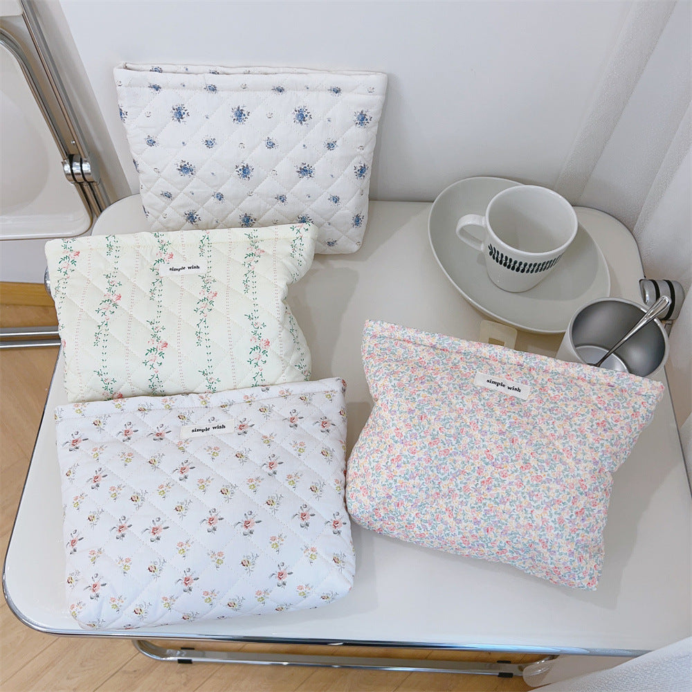 Floral Print Portable Quilted Makeup Bag