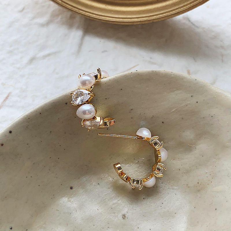 Sweet Delicate Rhinestone Pearl Stud Earrings