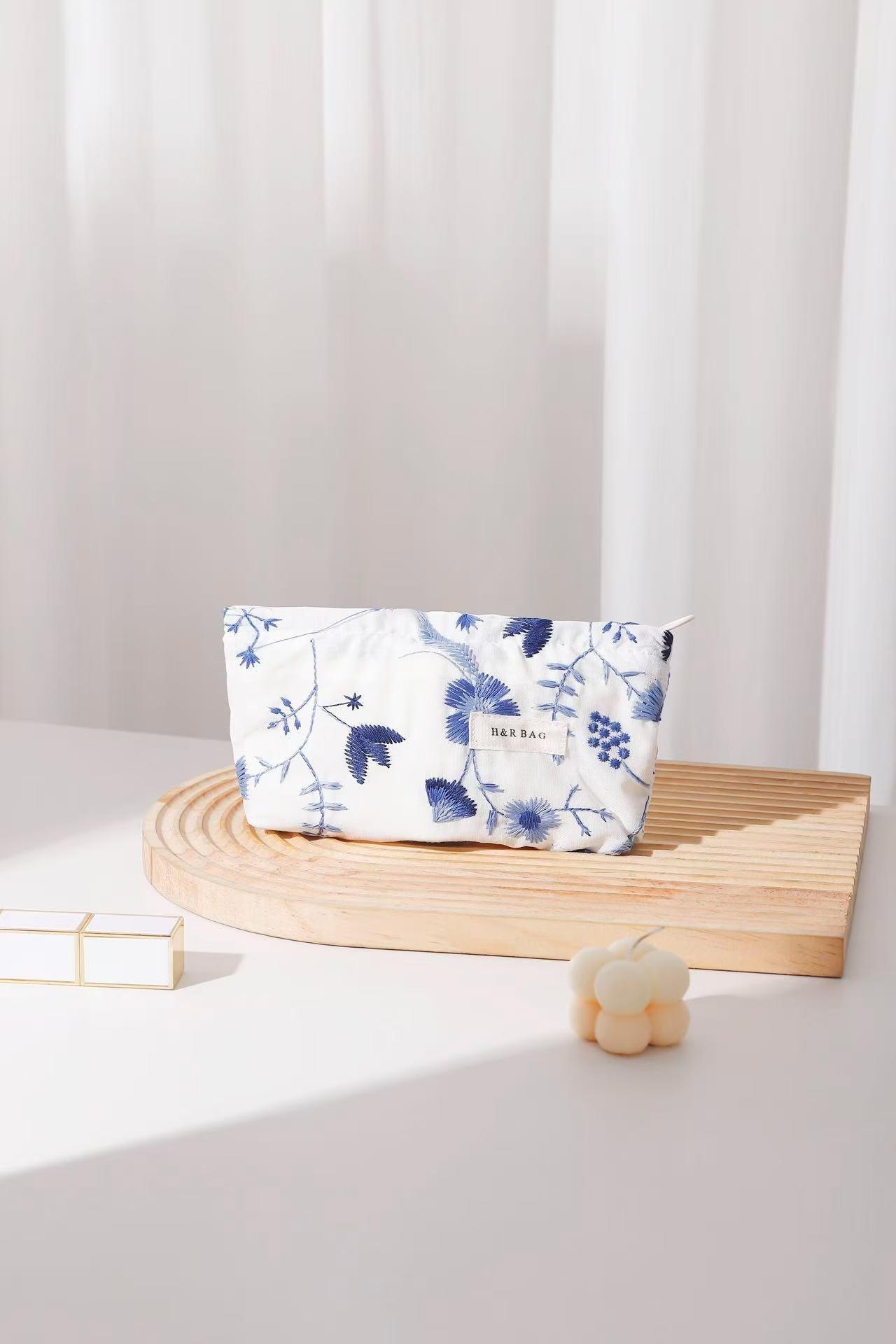 Minimalist Portable Floral Print Makeup Bag