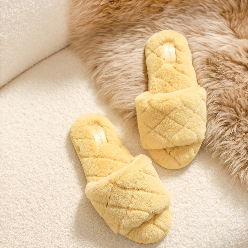 Simple Diamond Pattern Plush Fuzzy Slippers