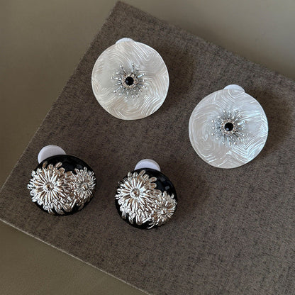 Vintage Flower Round Shape Stud Earring