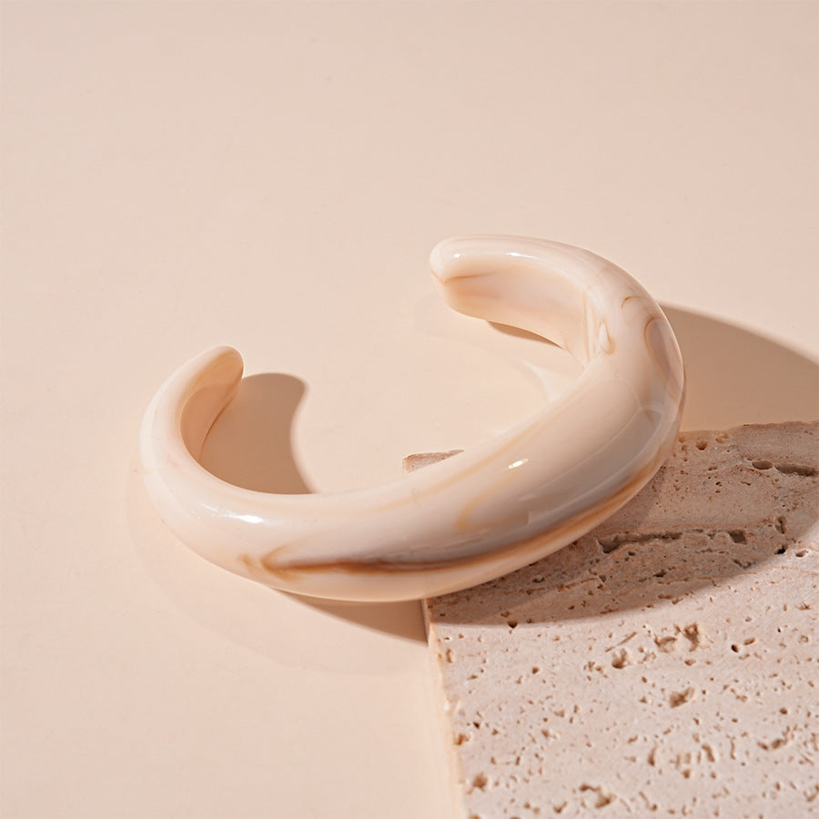 Vintage Smoothy Open Acrylic Bracelet