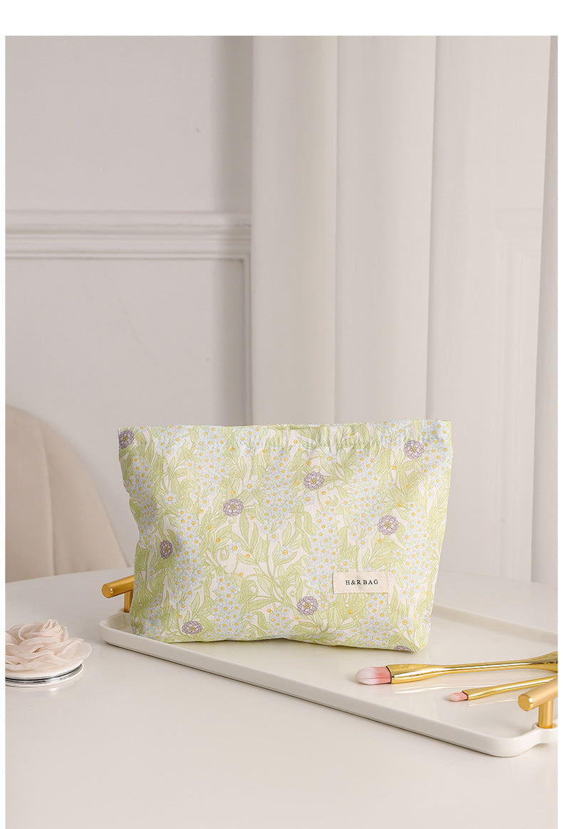 Sweet Simple Floral Print Cosmetic Bag