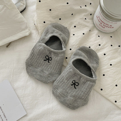 Bow Embroidered Ribbed Ankle Socks