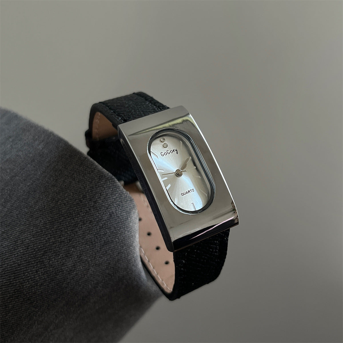 Retro Gold Tone Rectangle Quartz Watch