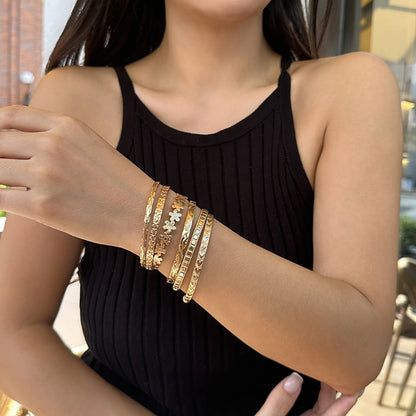 Simple Metal Heart Flower Bracelet Set