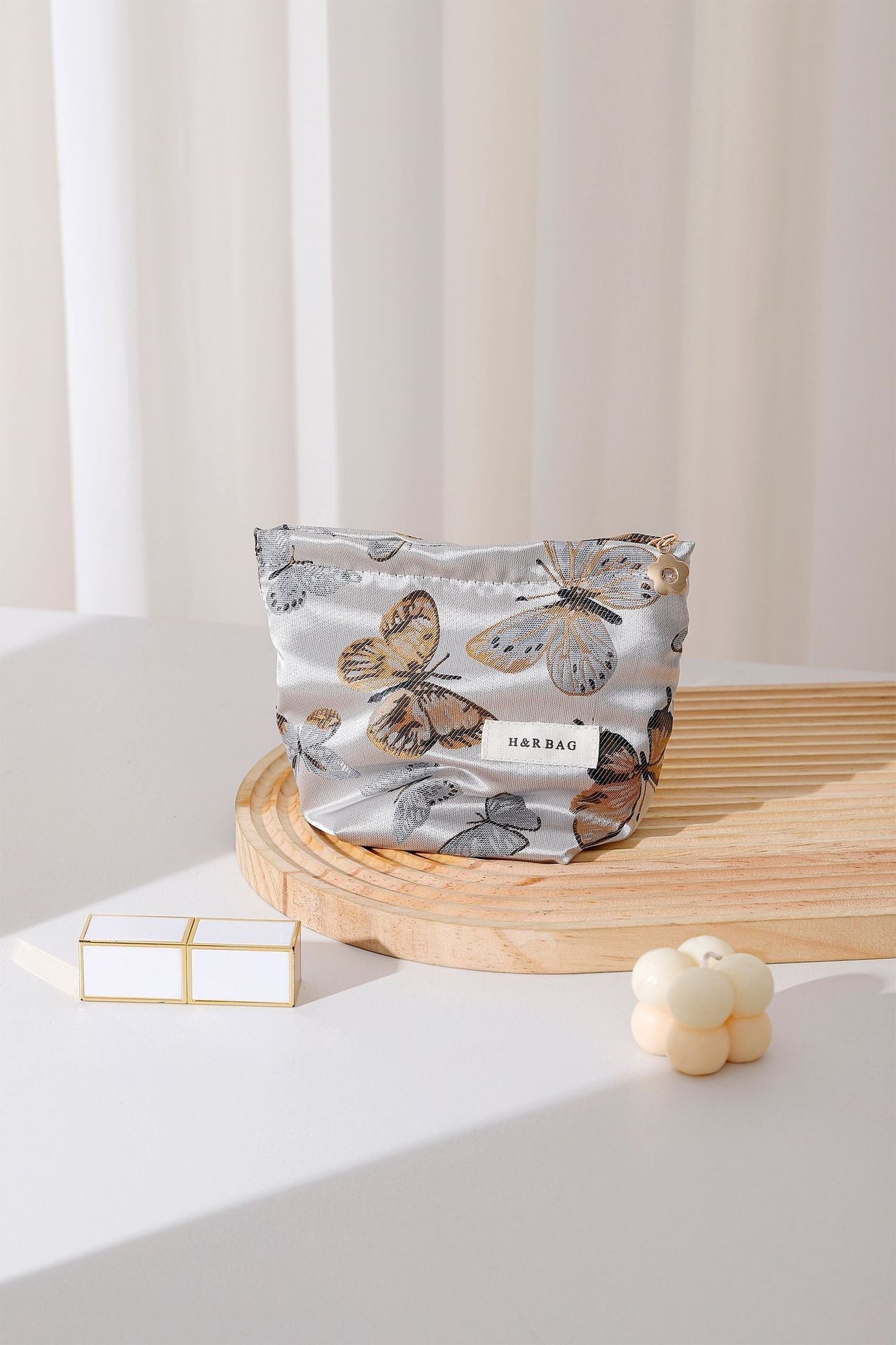 Vintage Butterfly Print Portable Makeup Bag