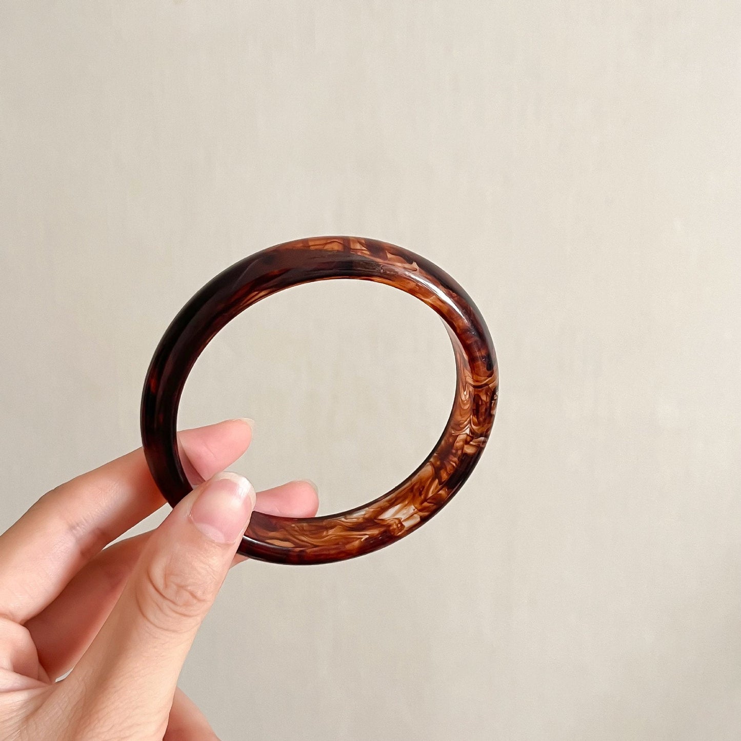 Minimalist Marbled Round Resin Bangle Bracelet