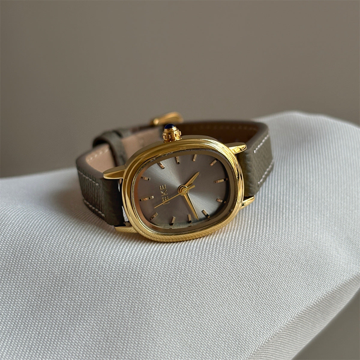 Minimalist Small Dial Leather Strap Quartz Watch