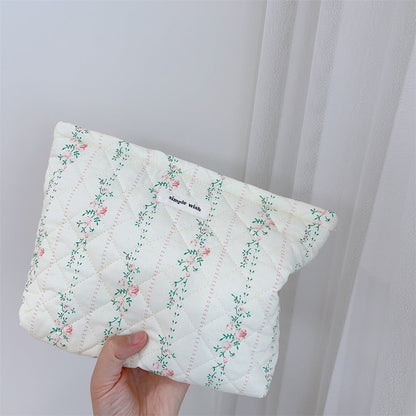 Floral Print Portable Quilted Makeup Bag