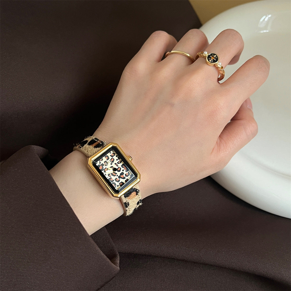 Retro Leopard Print Dial Quartz Wrist Watch