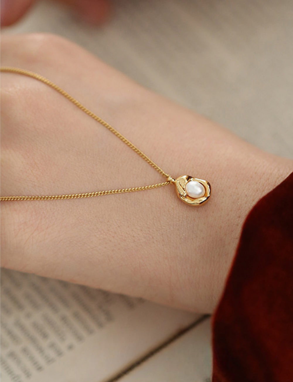 Simple Pearl Necklace