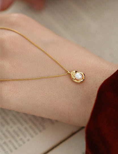 Simple Pearl Necklace