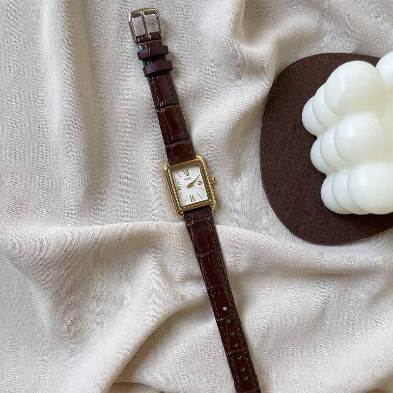 Elegant Square Dial Roman Numeral Wrist Watch