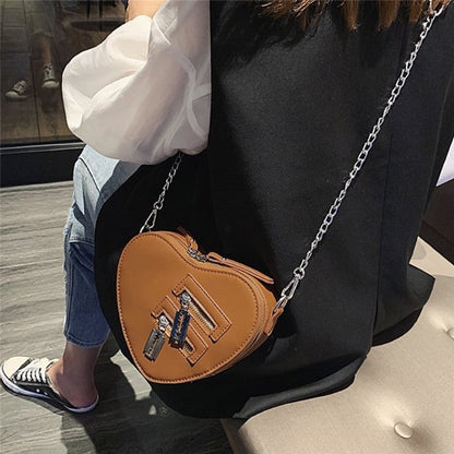 Single Shouleder Heart-Shaped Riveted Chain Bag