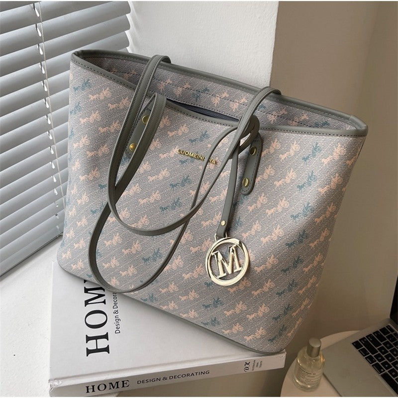 Retro Handbag With Pendant