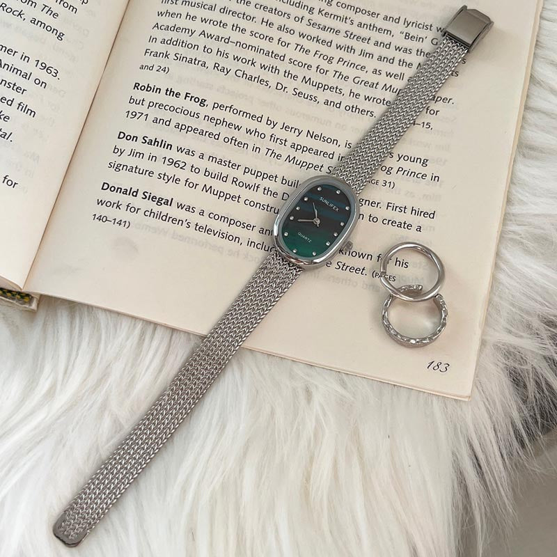 Retro Oval Dial Gold Stainless Steel Watch