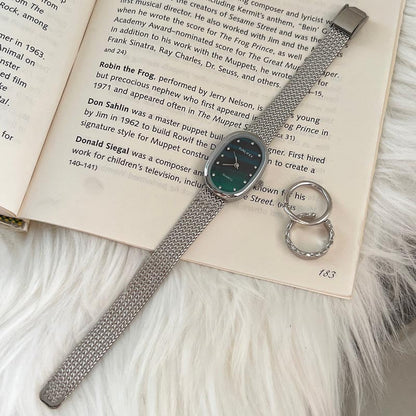 Retro Oval Dial Gold Stainless Steel Watch