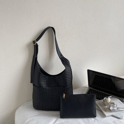 Retro Handbag With Pendant