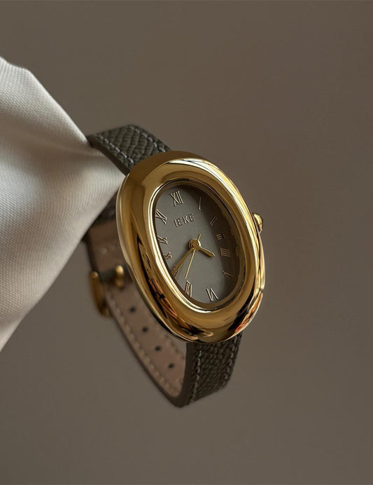 Minimalist Small Dial Leather Strap Quartz Watch