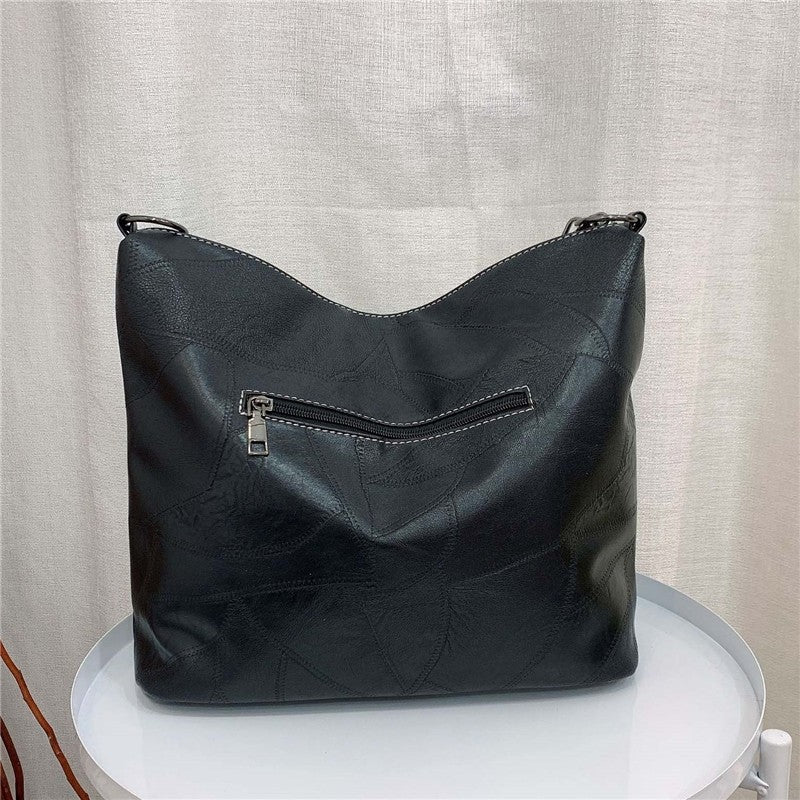 Solid Skull Rivet Shoulder Bag