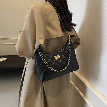 Retro Handbag With Pendant