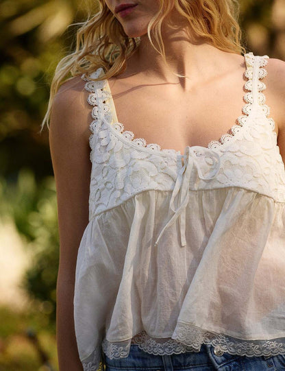 U-Neck Lace Ruffle Sleeveless Cami Tops