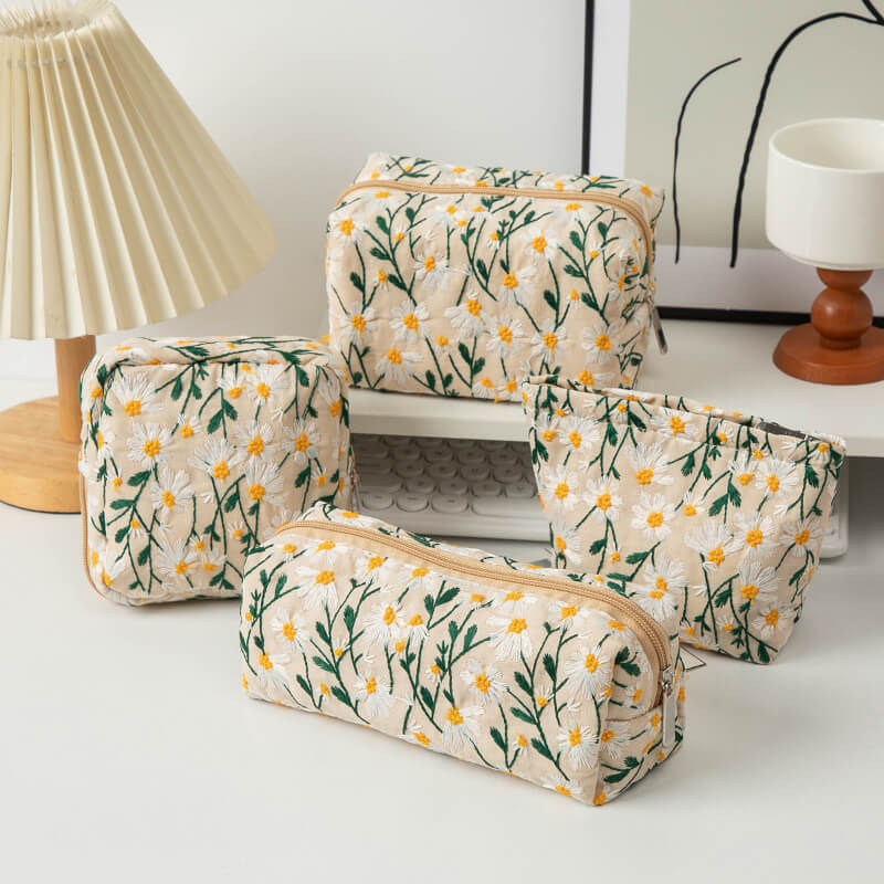 Daisy Embroidered Portable Storage Bag
