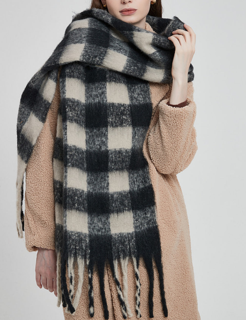 Plaid Contrast Color Tassel Scarves