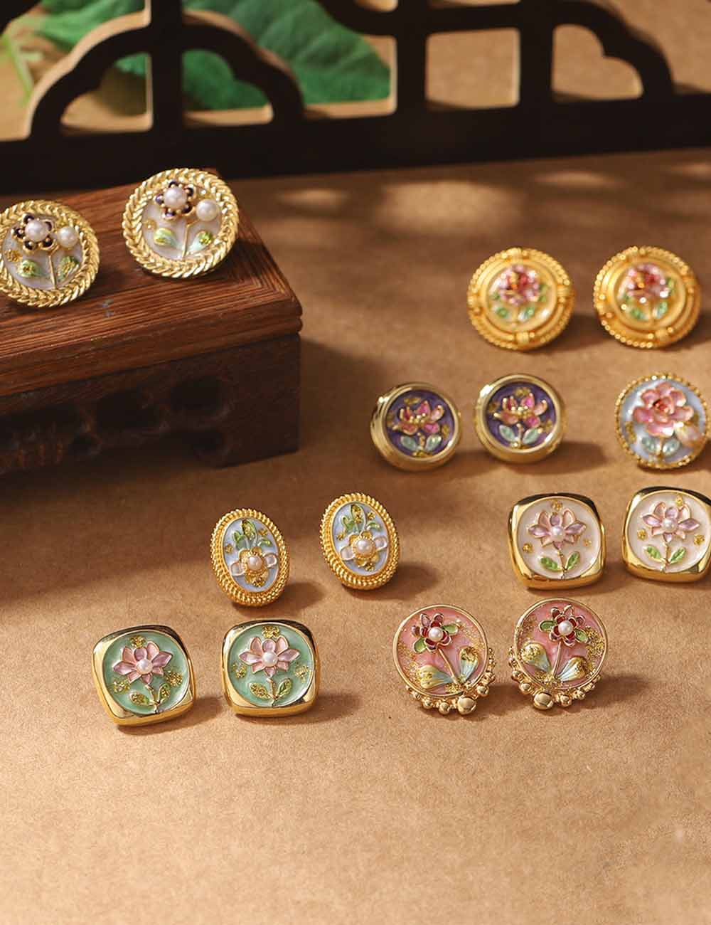 Vintage Floral Pearl Stud Earrings