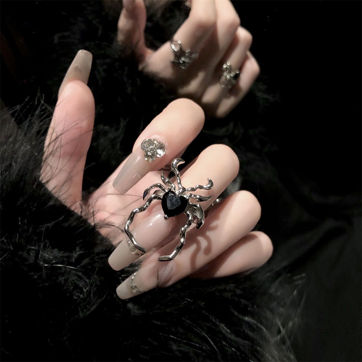 Anillo de araña con diamantes de imitación oscuros vintage para mujer de Halloween