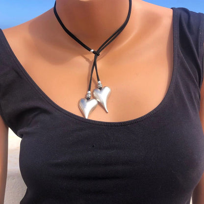 Collar bohemio de cuero doble con forma de corazón tejido a mano