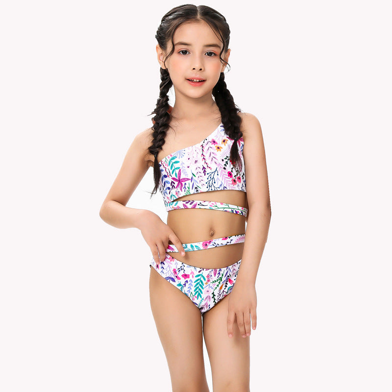 Conjunto de traje de baño de dos piezas con top y pantalones cortos con hombros descubiertos y estampado floral para niña