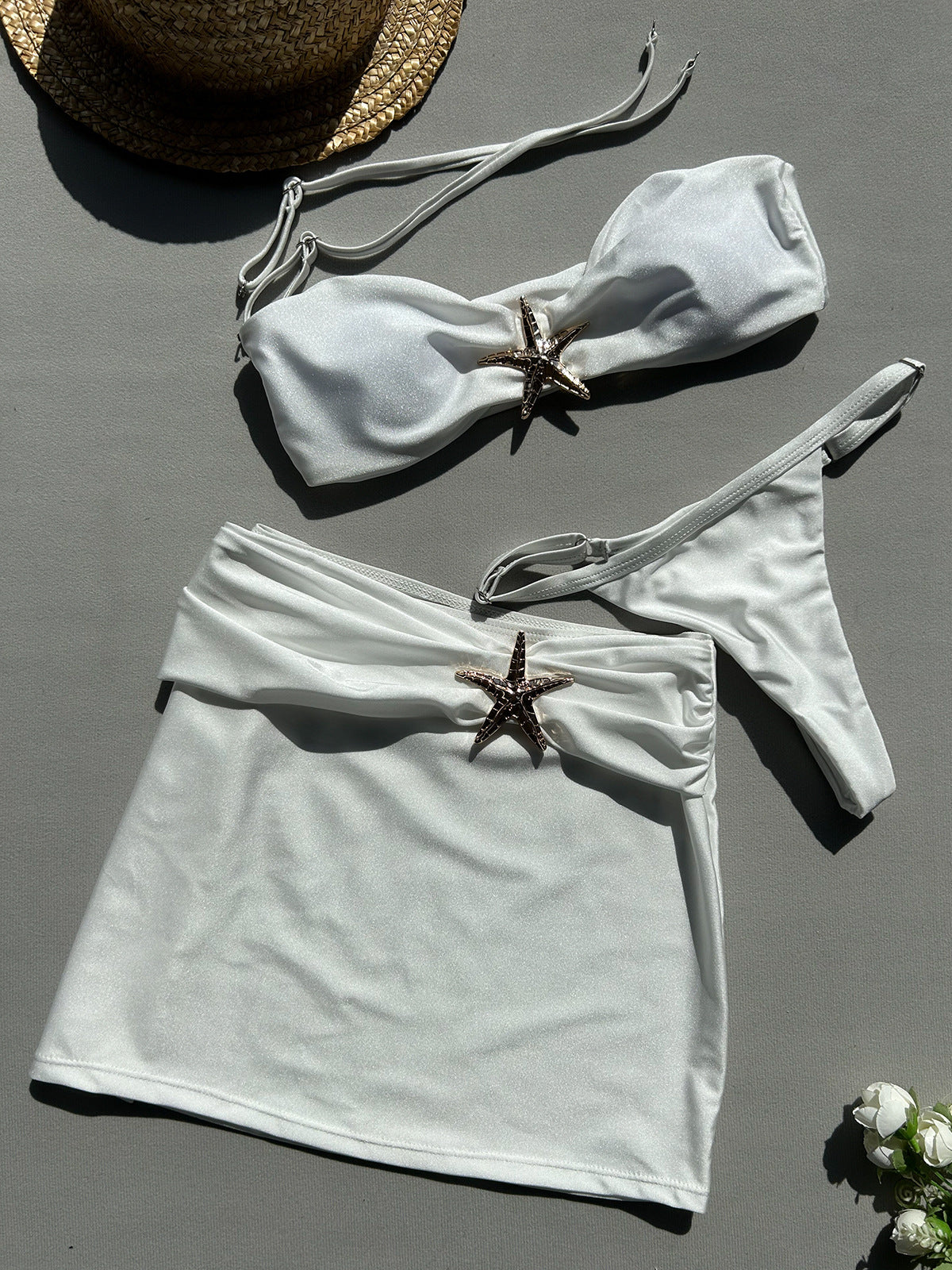 Traje de baño de tres piezas con hebilla de estrella de mar de color sólido sexy para mujer