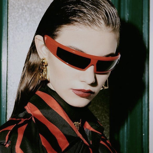 Outdoor Sports Sunglasses with Mirror Lenses and PC Frame