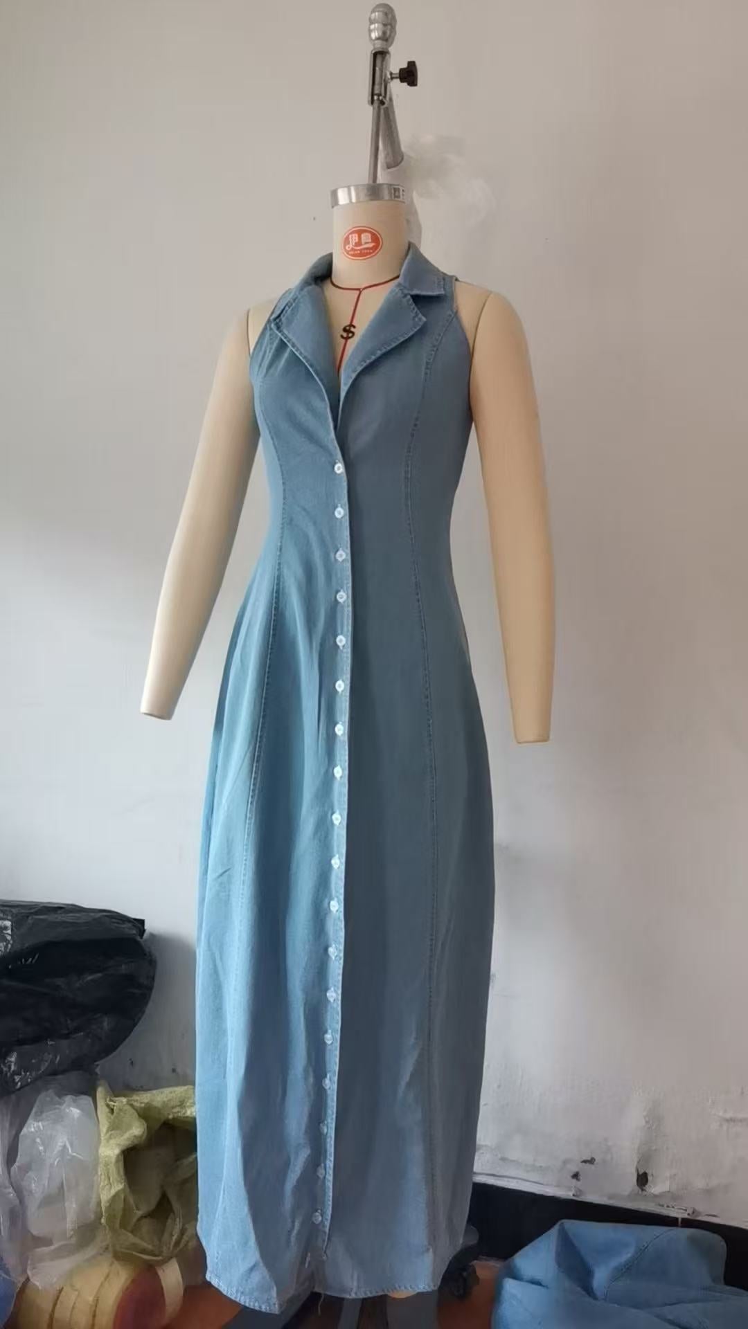 Vestido ajustado sin mangas de mezclilla de color sólido para mujer