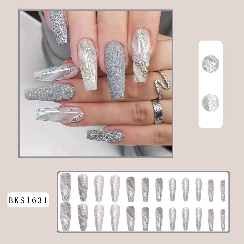 Uñas postizas con purpurina y diamantes de imitación de moda
