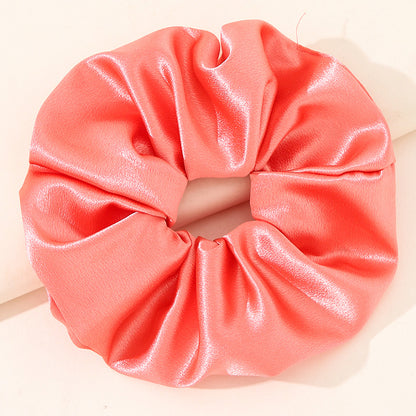 Grand chouchou surdimensionné en satin de couleur unie