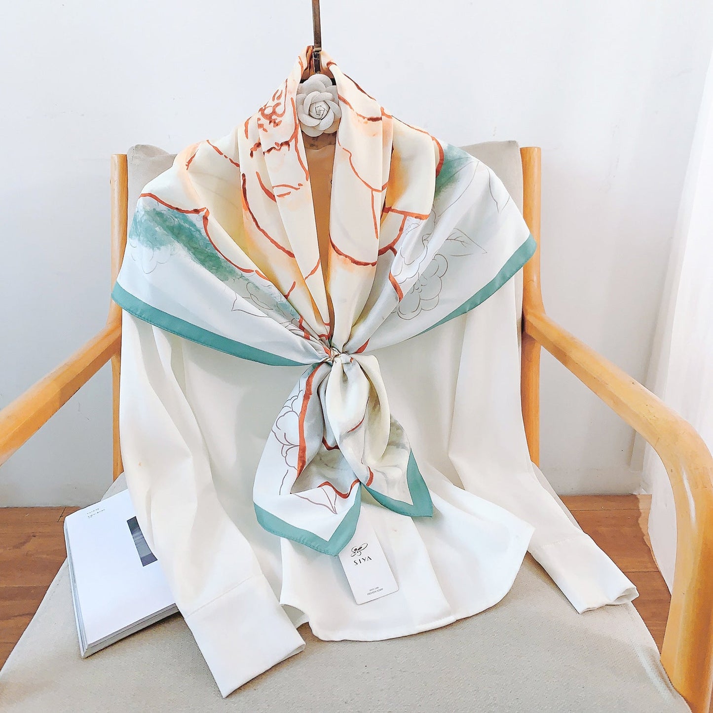 Bufanda de seda con estampado geométrico y floral de verano para mujer